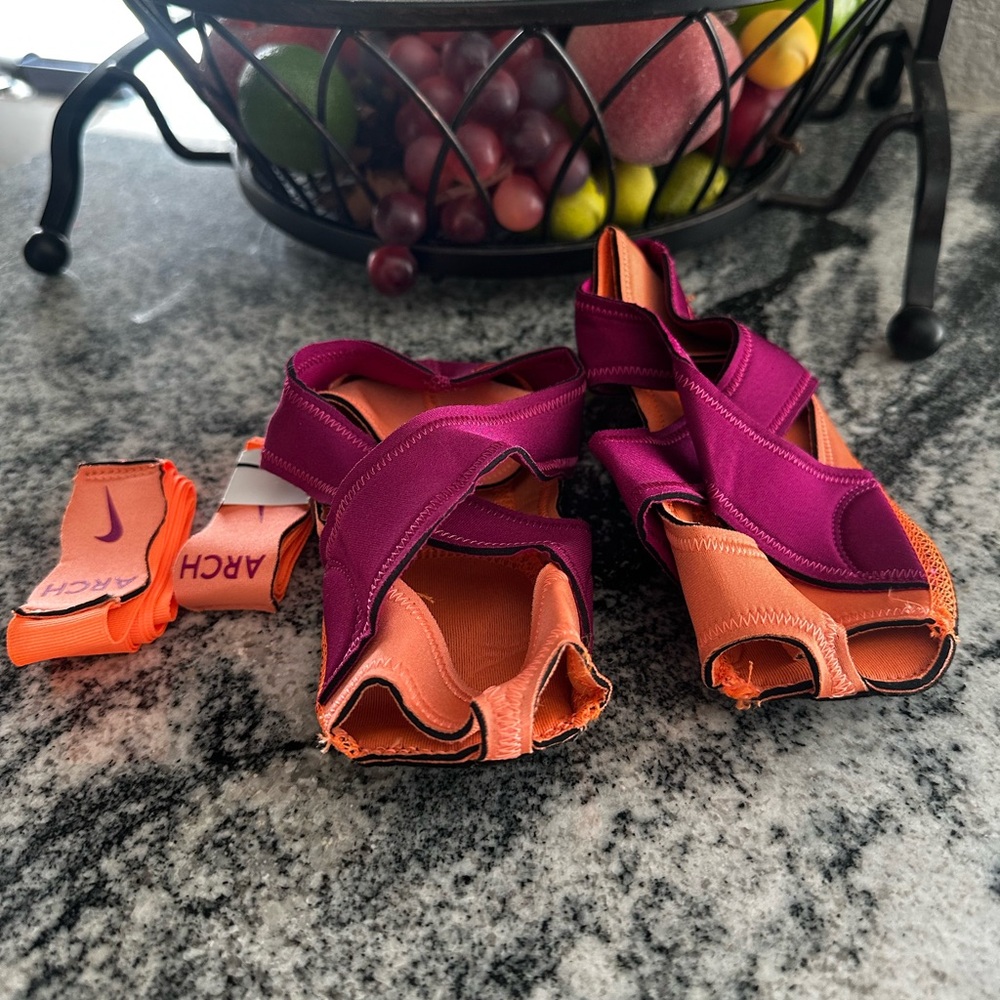 Women’s Nike Studio Wrap - Picture 6 of 13